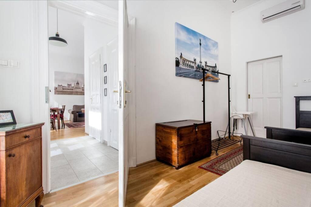 Central Budapest Apartment In Historical Building With Free Private Parking Buitenkant foto
